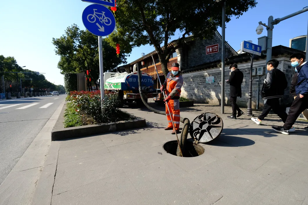 Efficient 10m³ EV/Diesel Sewage Suction Truck with Clean Water Tank